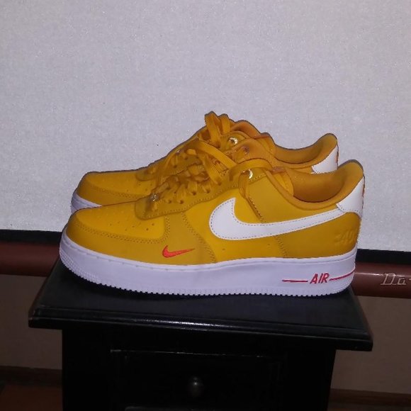 Nike Air Force 1 I Low 07 SE 40th Anniversary Yellow Ochre Sail - Picture 2 of 6